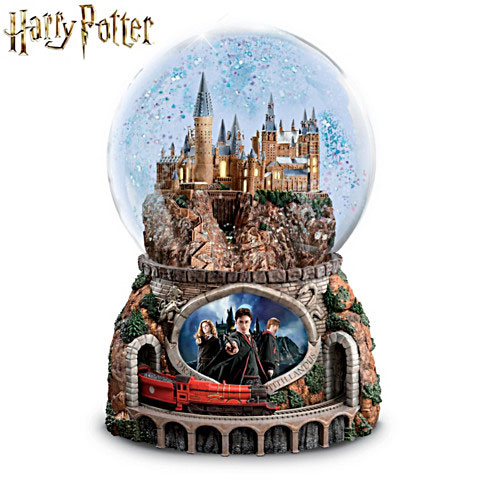 You are currently viewing Hogwarts Express Illuminated Musical Globe With Moving Train